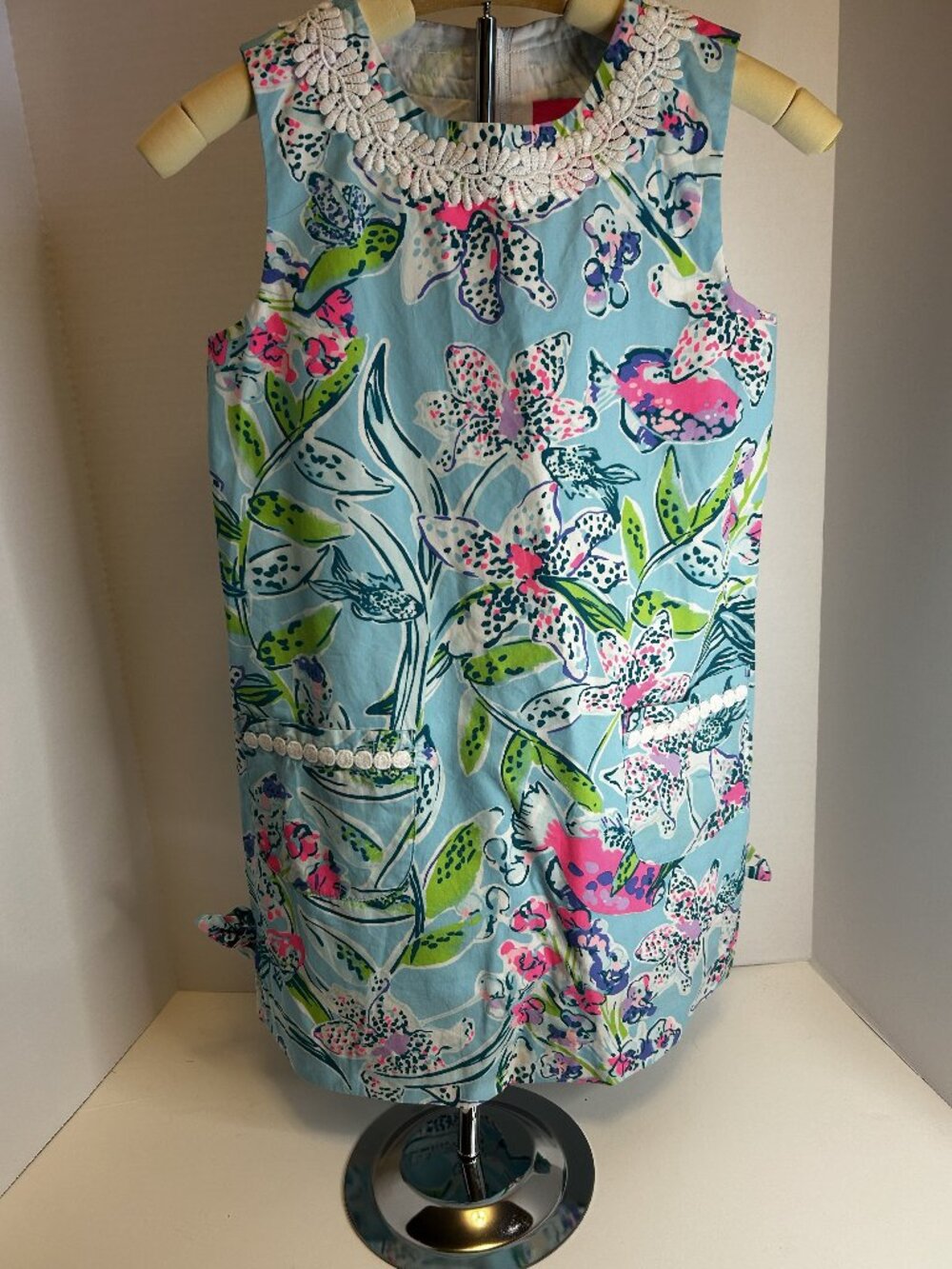Size 8, EUC, Little Lilly Classic Shift, Pattern: Bali Blue Sail Me Away.